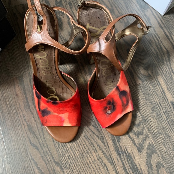 Shoes - Picture 1 of 3